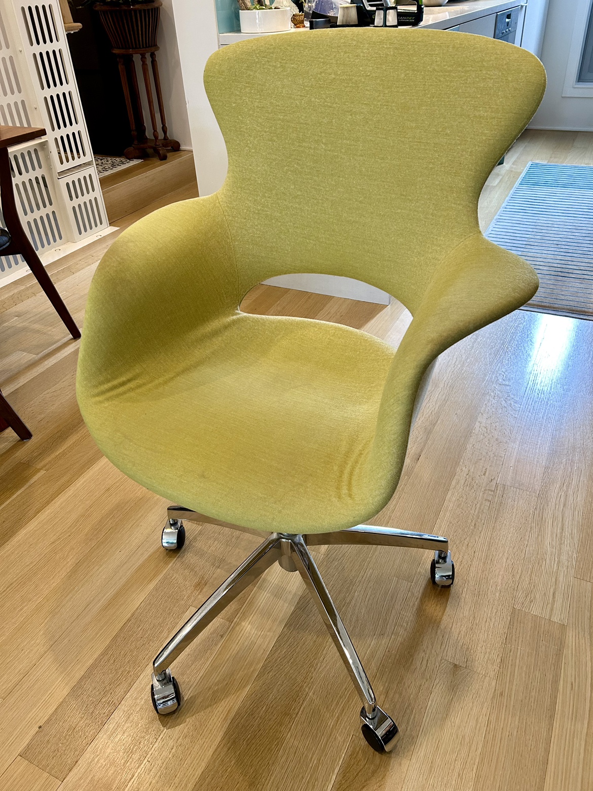 Yellow fabric office chair thumbnail