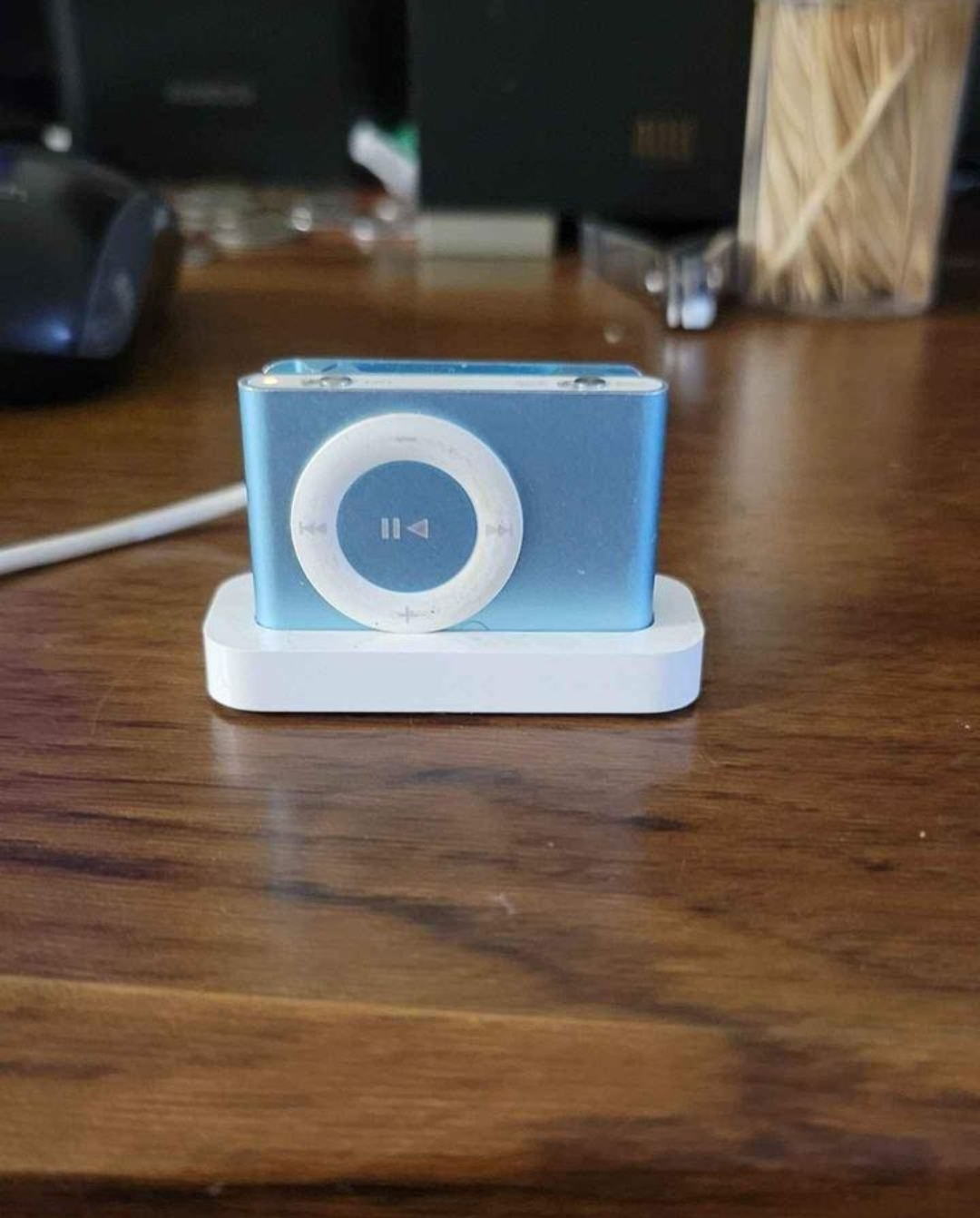 APPLE IPOD SHUFFLE (2ND GENERATION) 1GB MP3 PLAYER thumbnail