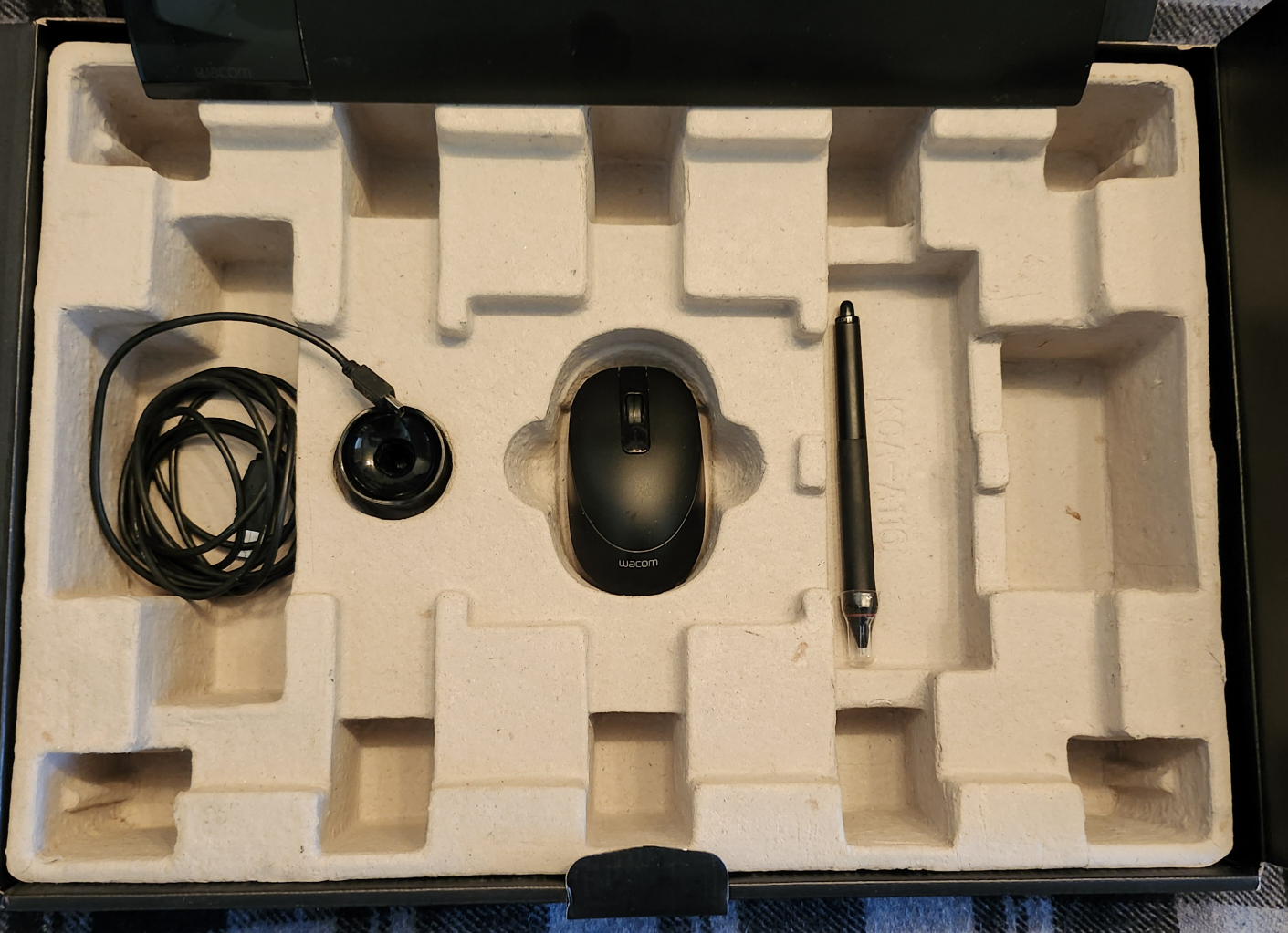 Wacom Intuos 4 tablet image indicator(2)