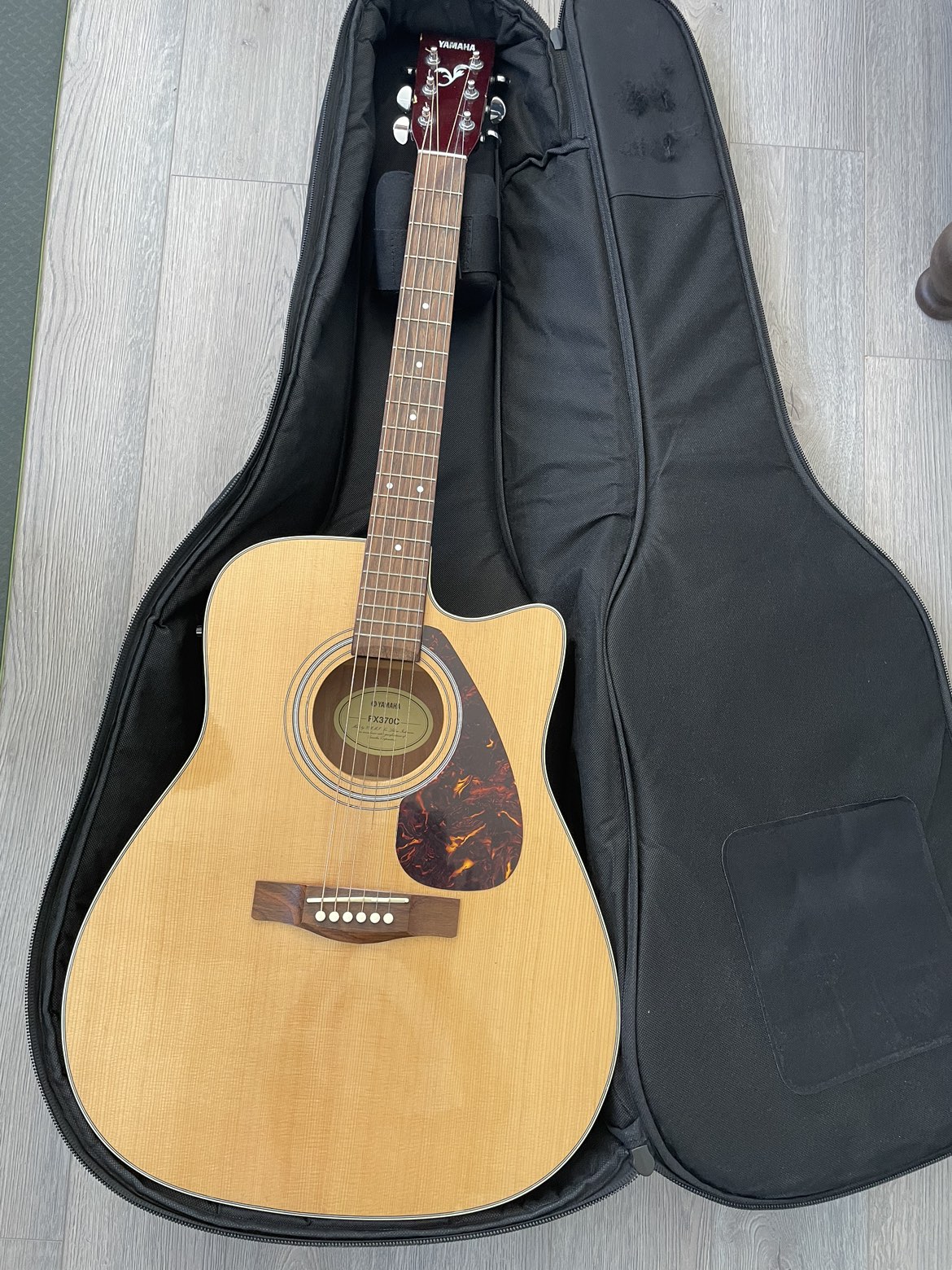 YAMAHA Acoustic guitar FX370C