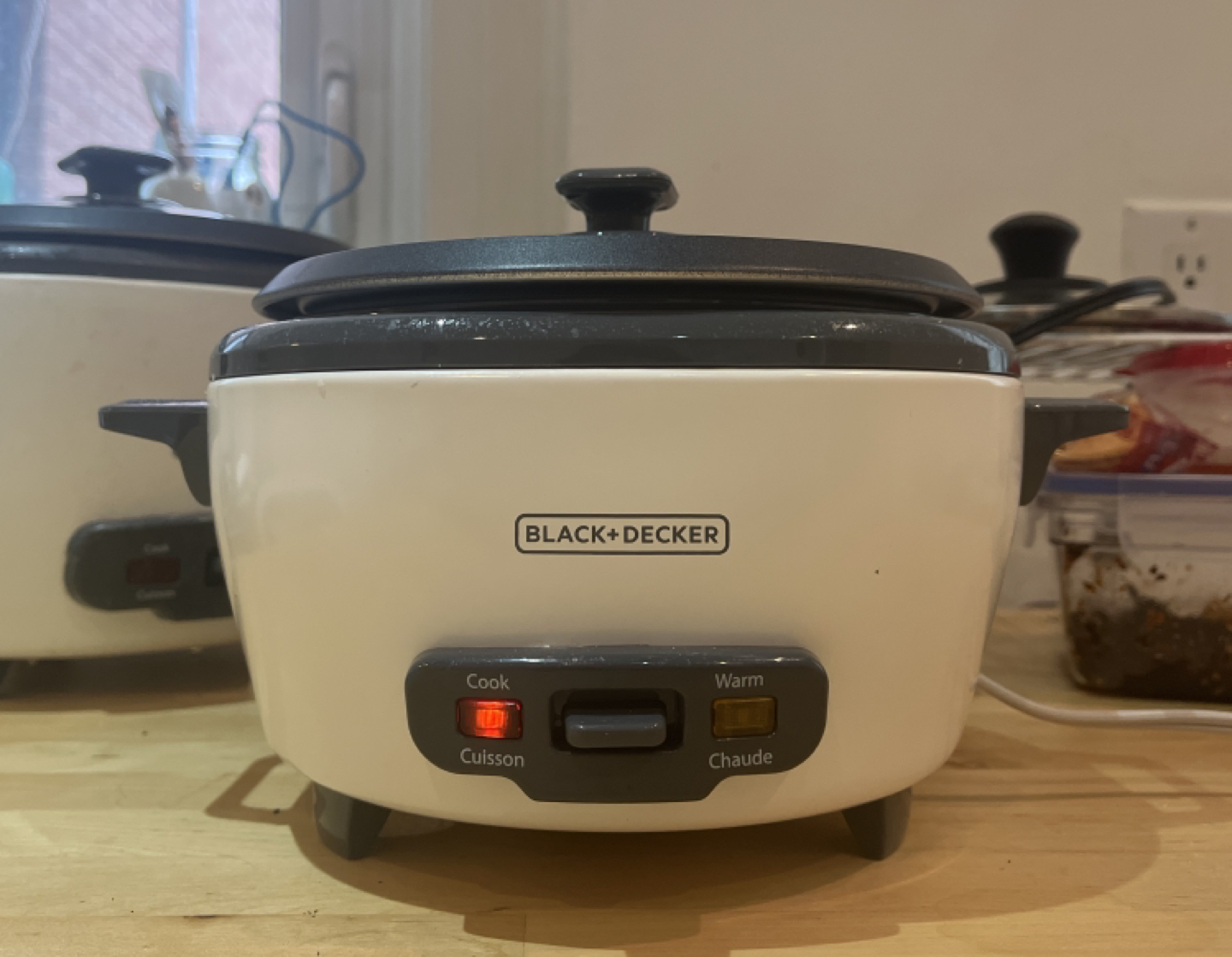 Small Black + Decker Rice Cooker w/ steamer basket - MOVING SALE