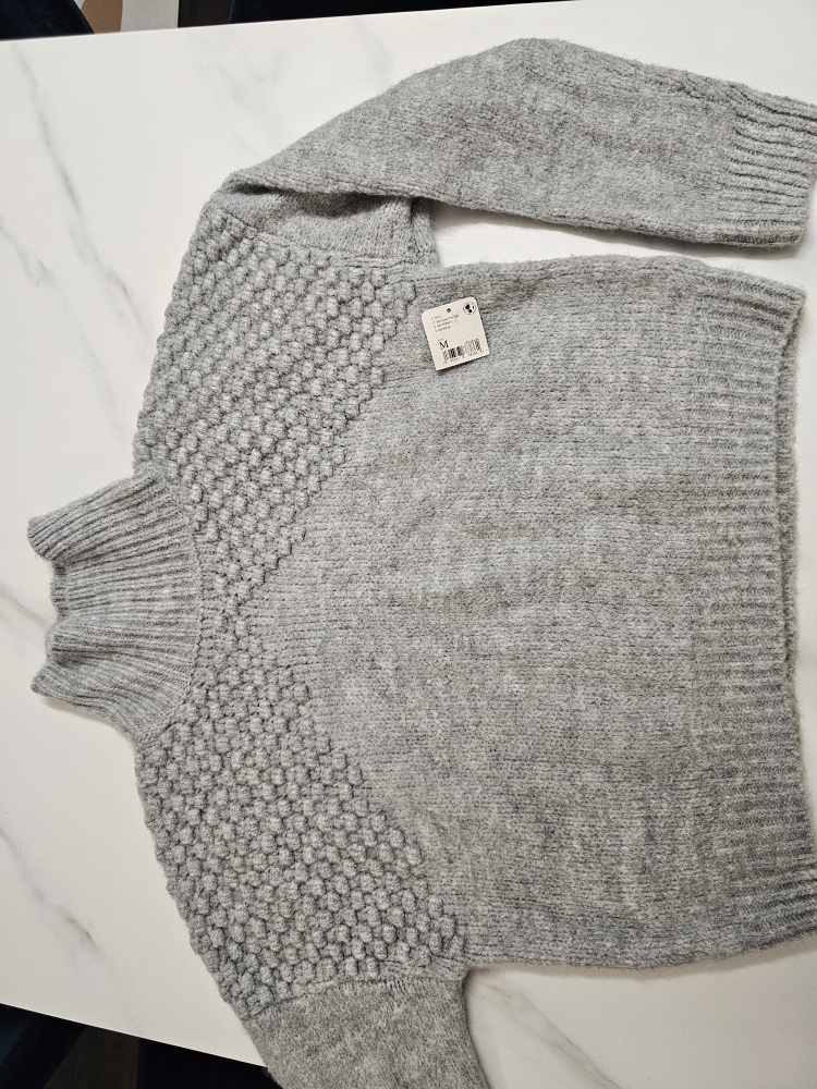 new Bradley Pullover - Light Heather Grey image indicator(5)