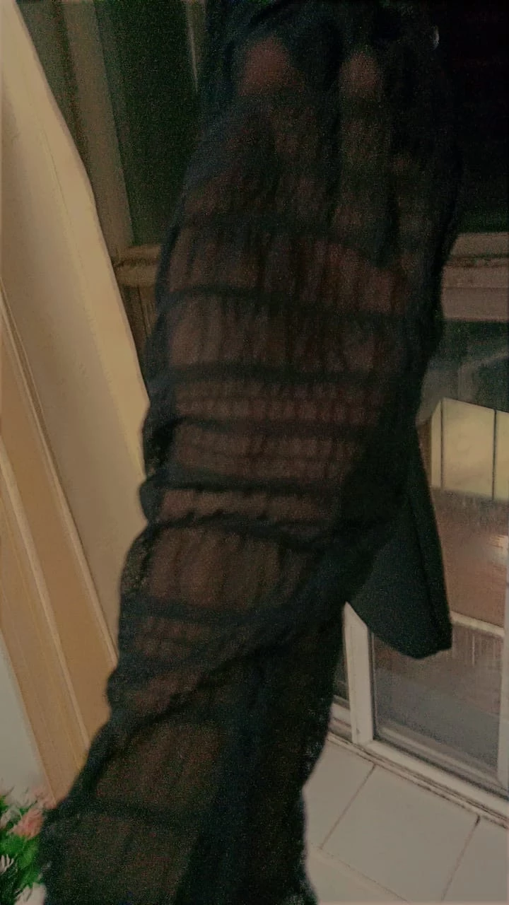 Brand New Suzy mesh sleeve and wide neck top - photo 3