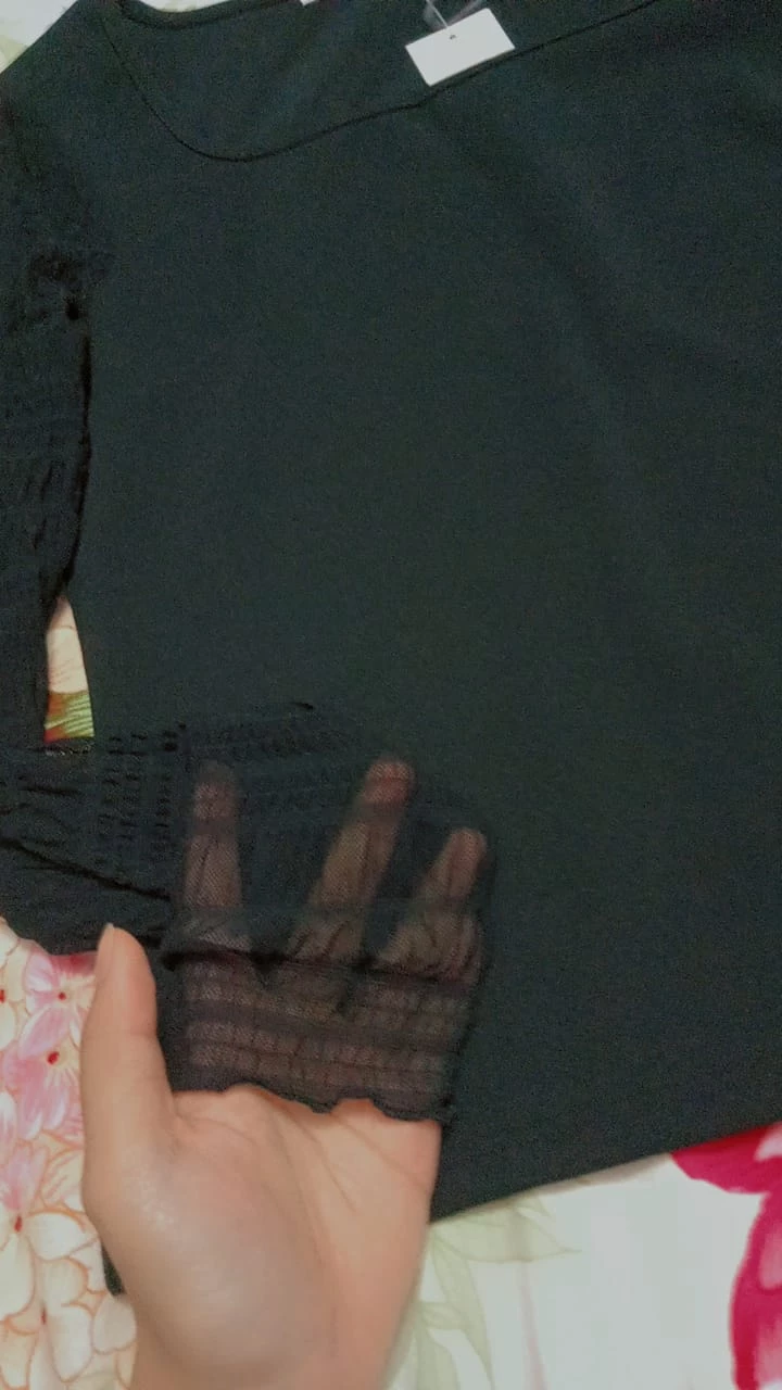 Brand New Suzy mesh sleeve and wide neck top - photo 4