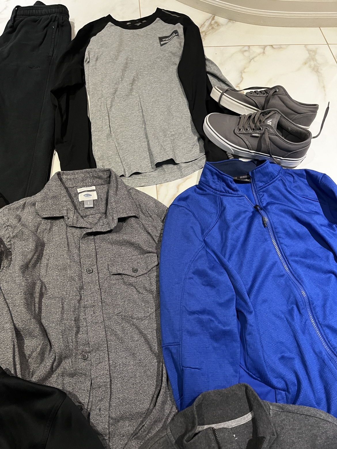 15 items men’s size small clothing - photo 4