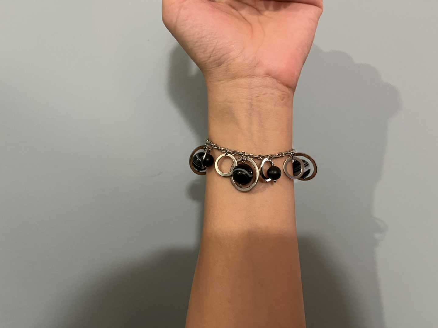 Dangling marble bracelet image indicator(3)