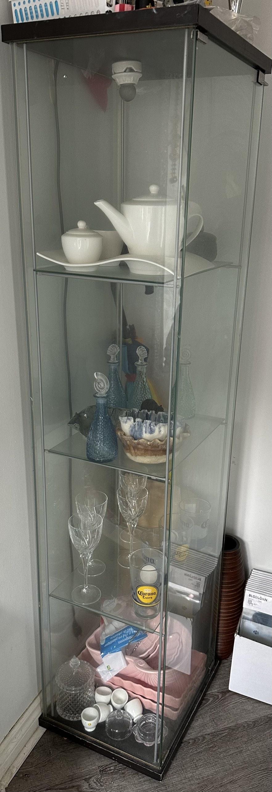 Dining/ Crockery Display Cabinet image indicator(3)