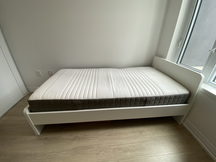 Bed frame & mattress, twin