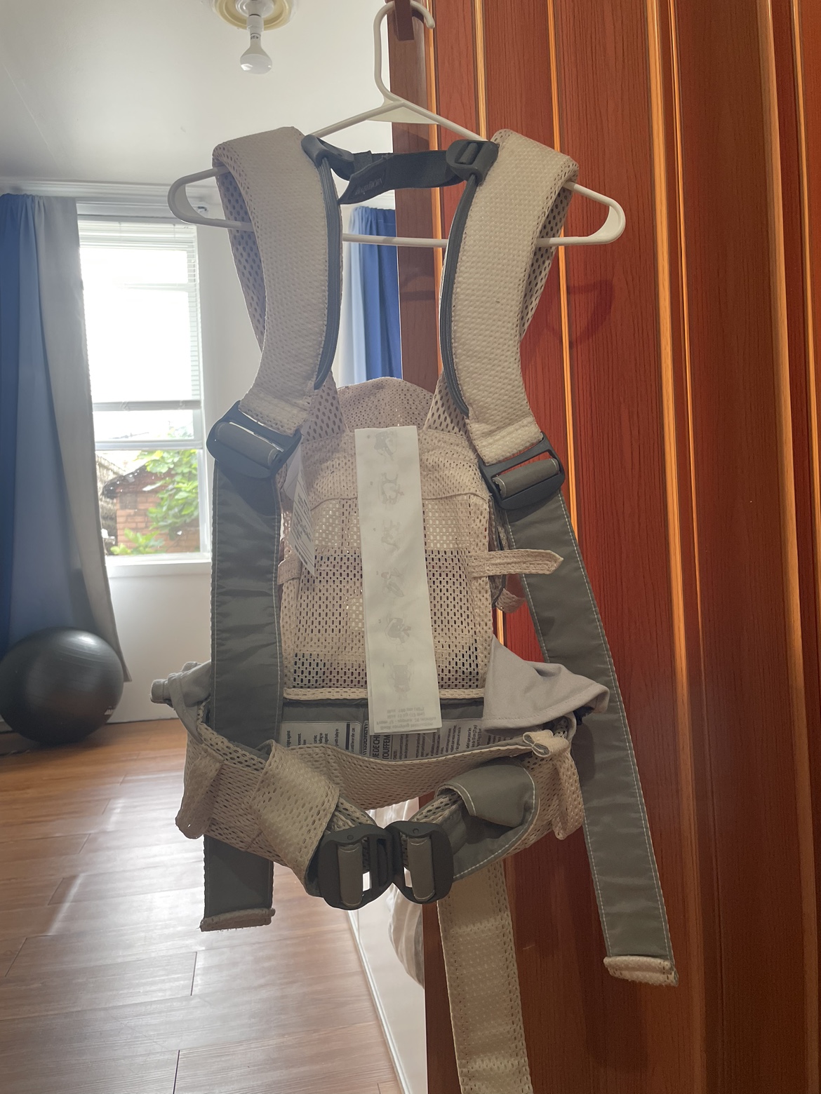 baby Bjorn Carrier - photo 2