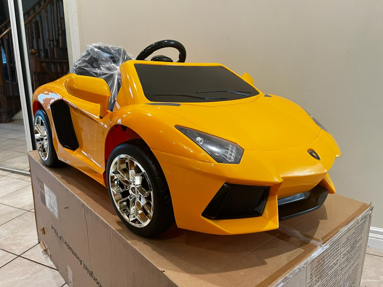 New electric Lamborghini 12 v w/ remote control thumbnail