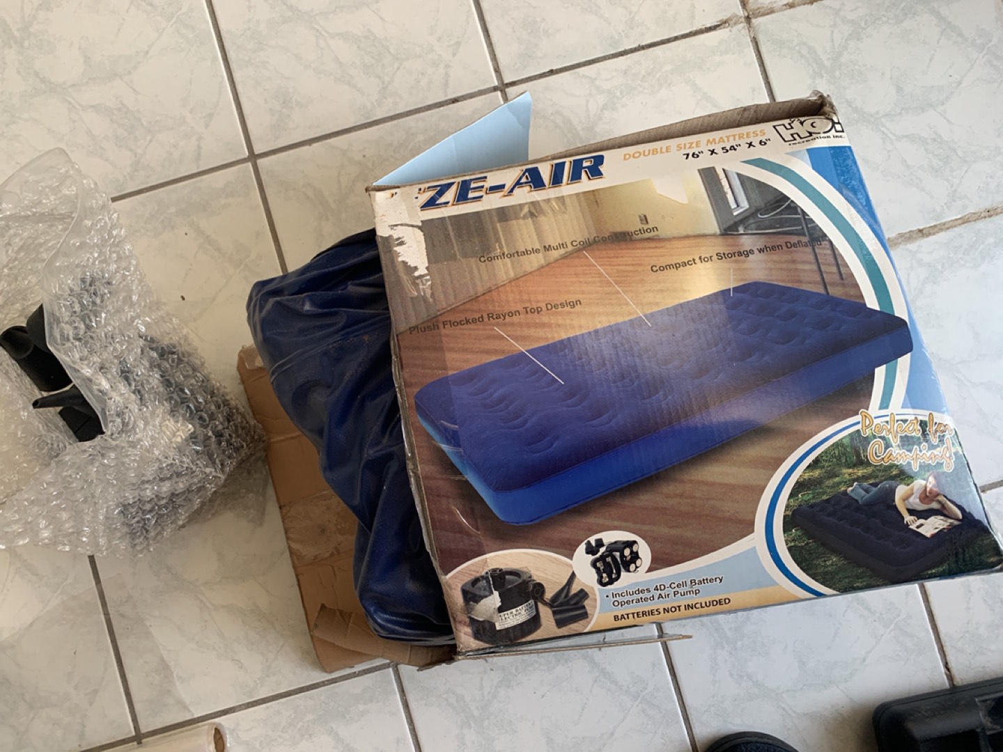 Air mattress with pump