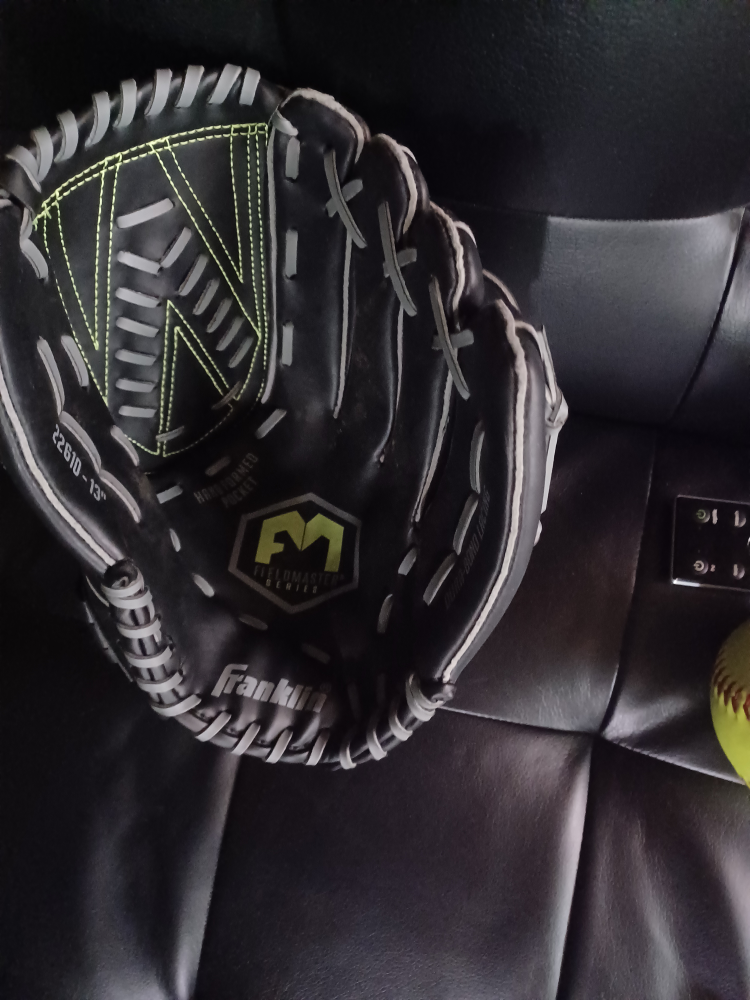 Ledt Handed Franklin Baseball glove - photo 2