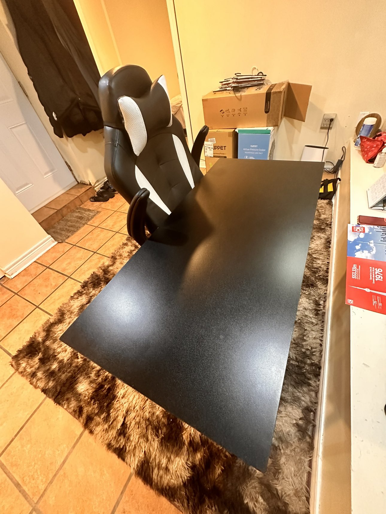Office desk and Chair - photo 3