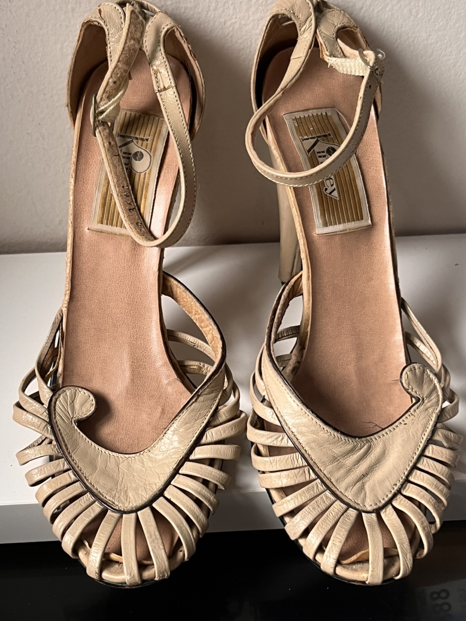 Vintage Heels image indicator(6)