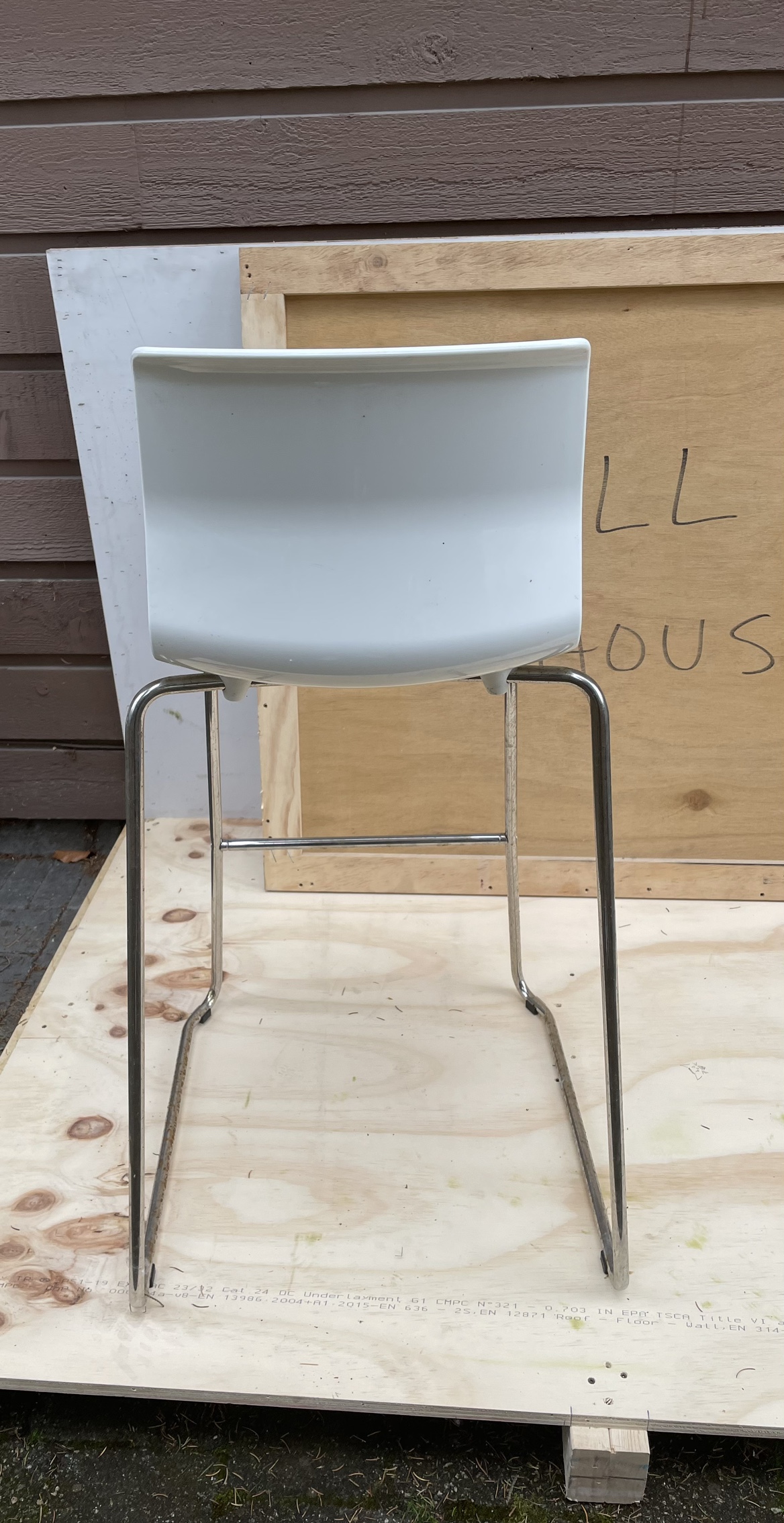 White Bar Stool (IKEA) - photo 3
