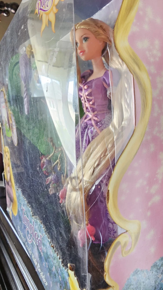 Tangeled Rapunzel collectable doll image indicator(5)