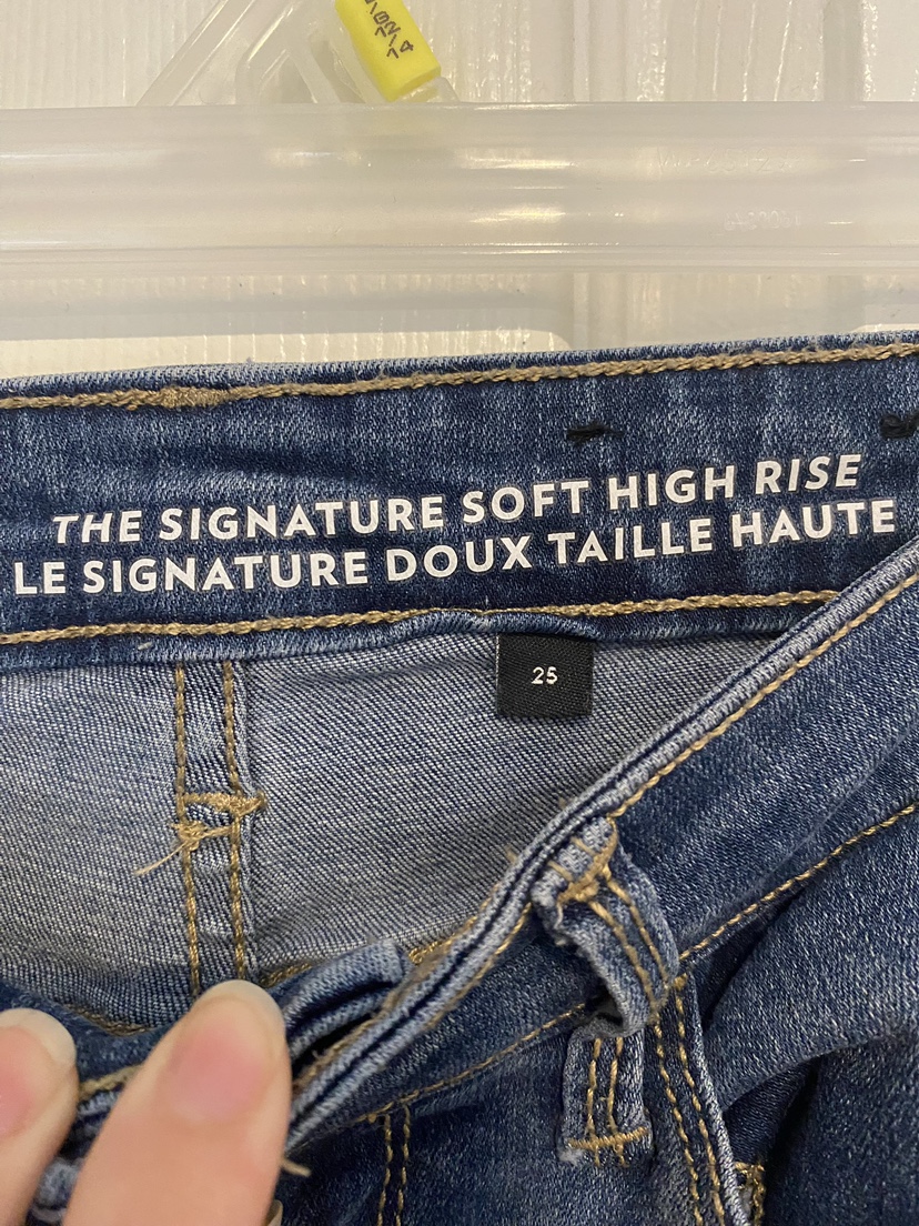 Reitman’s High Waisted Skinny Jeans image indicator(3)