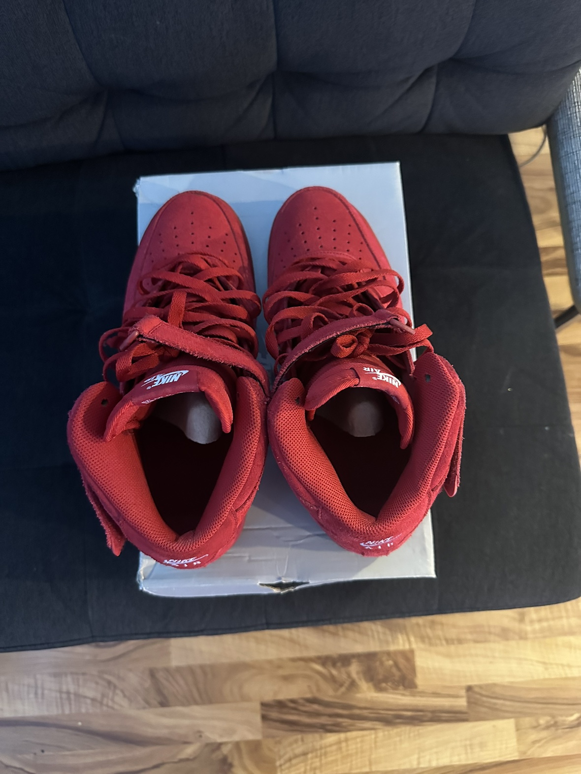 Nike Air Force 1 Mid Size 10.5 image indicator(3)