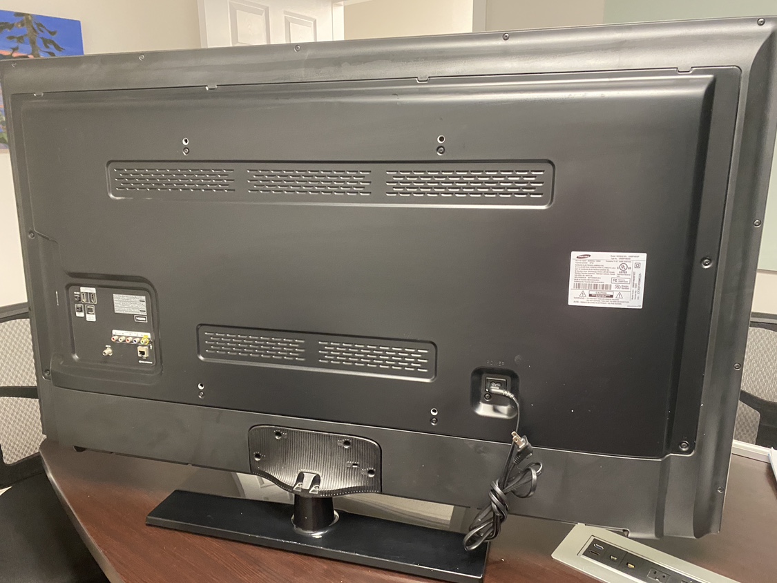 TV Samsung 55" (not a smart TV) - photo 2