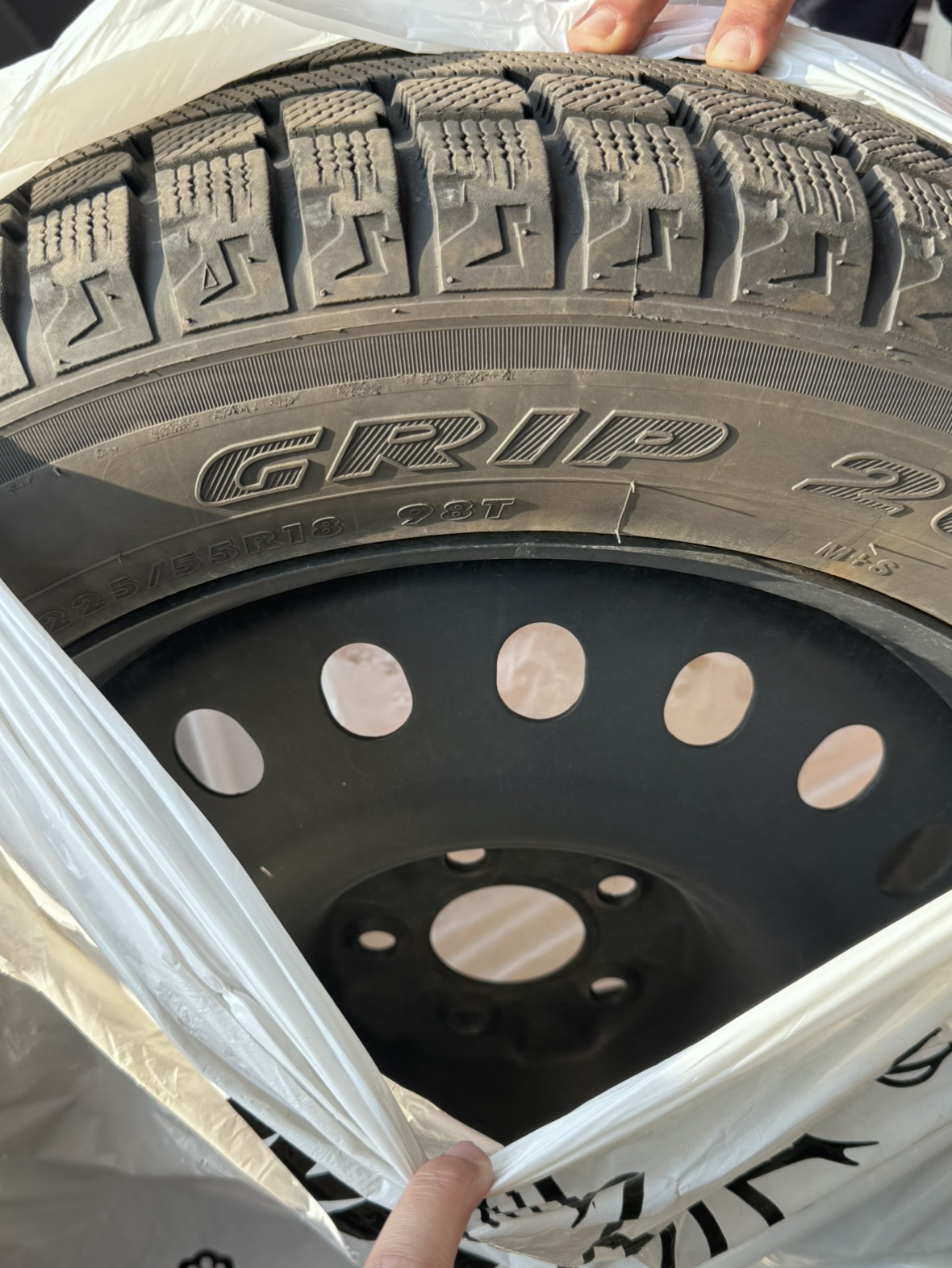 Moving sale! 4 Winter tires - photo 2