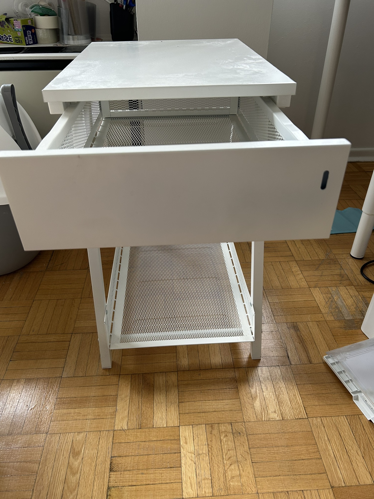 Light, small but spacious Side table (until 5/29) - photo 3