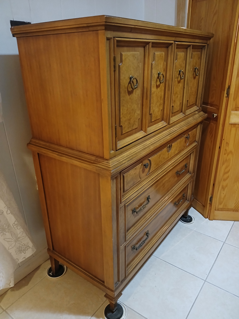 Dresser - photo 2