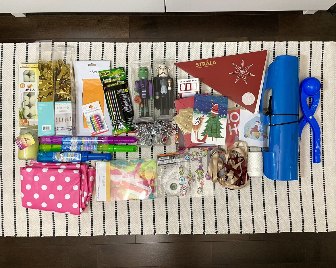 Large bundle of party and seasonal items image indicator(2)