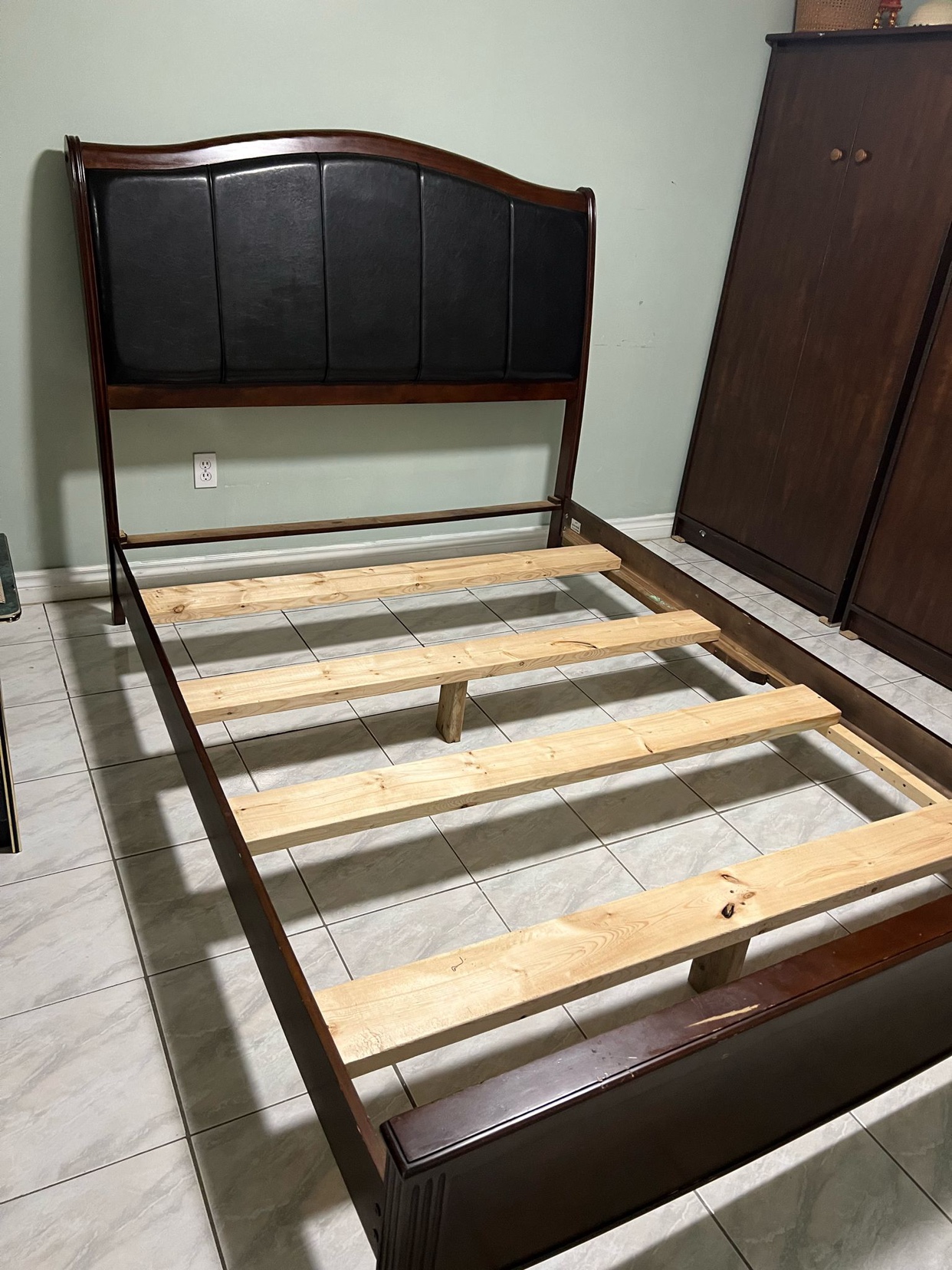 Queen size bed
