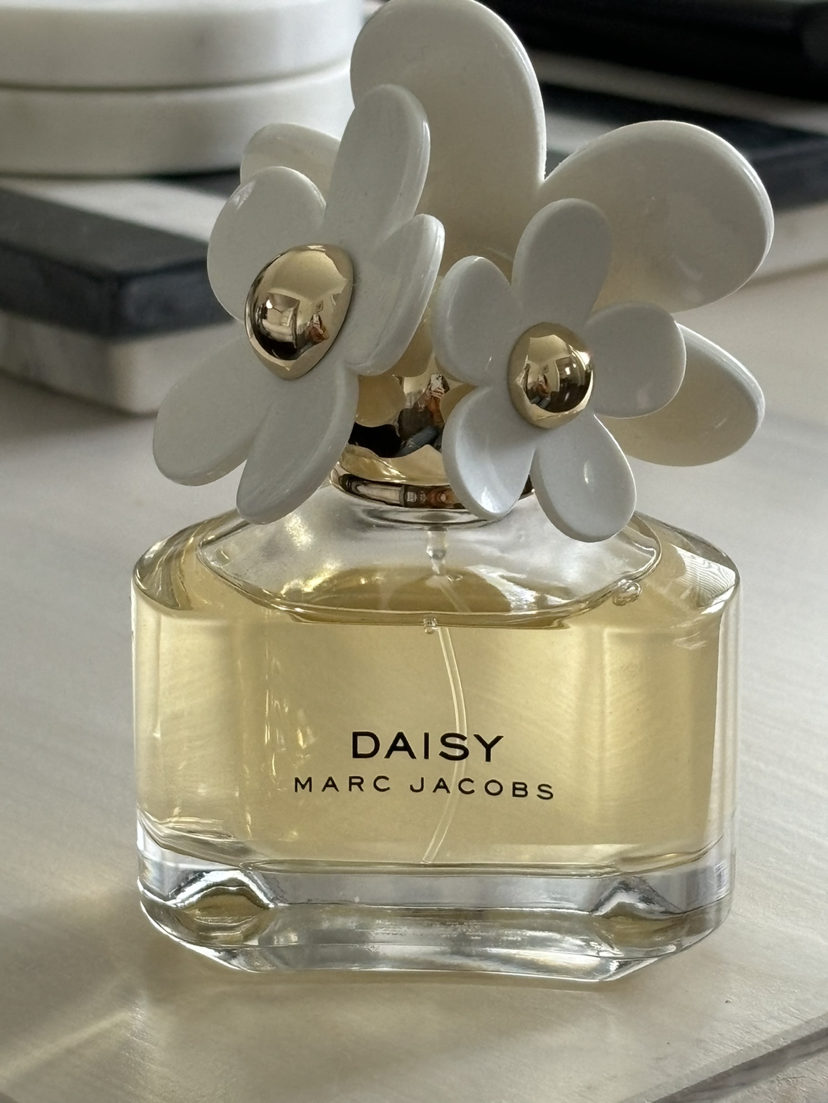 Marc Jacobs Daisy Perfume thumbnail