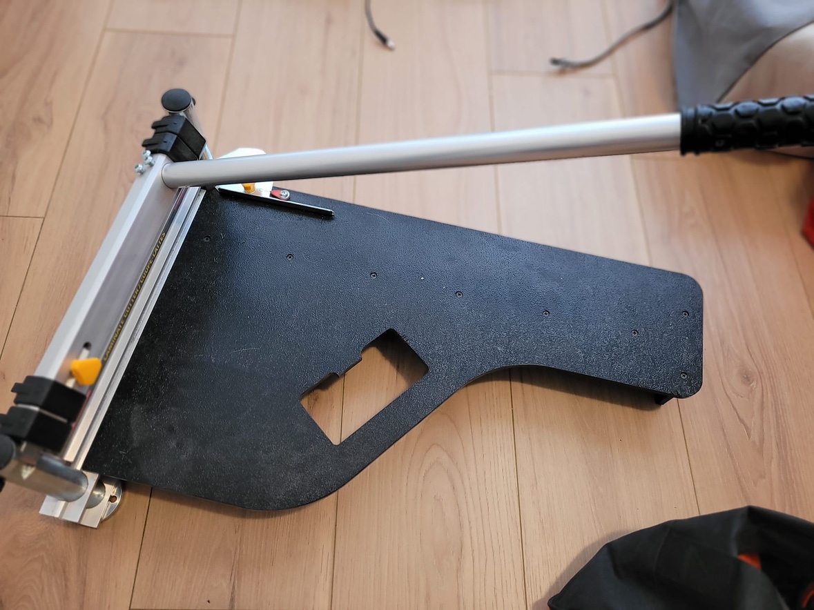 BENCHMARK 13" Laminate Floor Cutter image indicator(2)