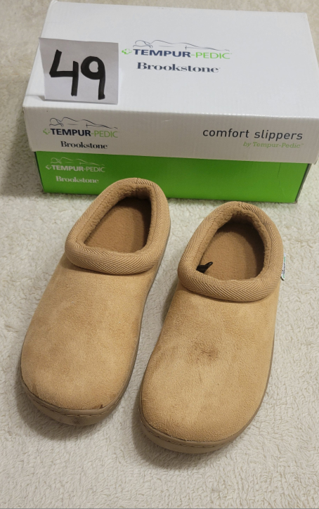 Comfort Slippers by Tempur- Pedic. Brookstone image indicator(7)