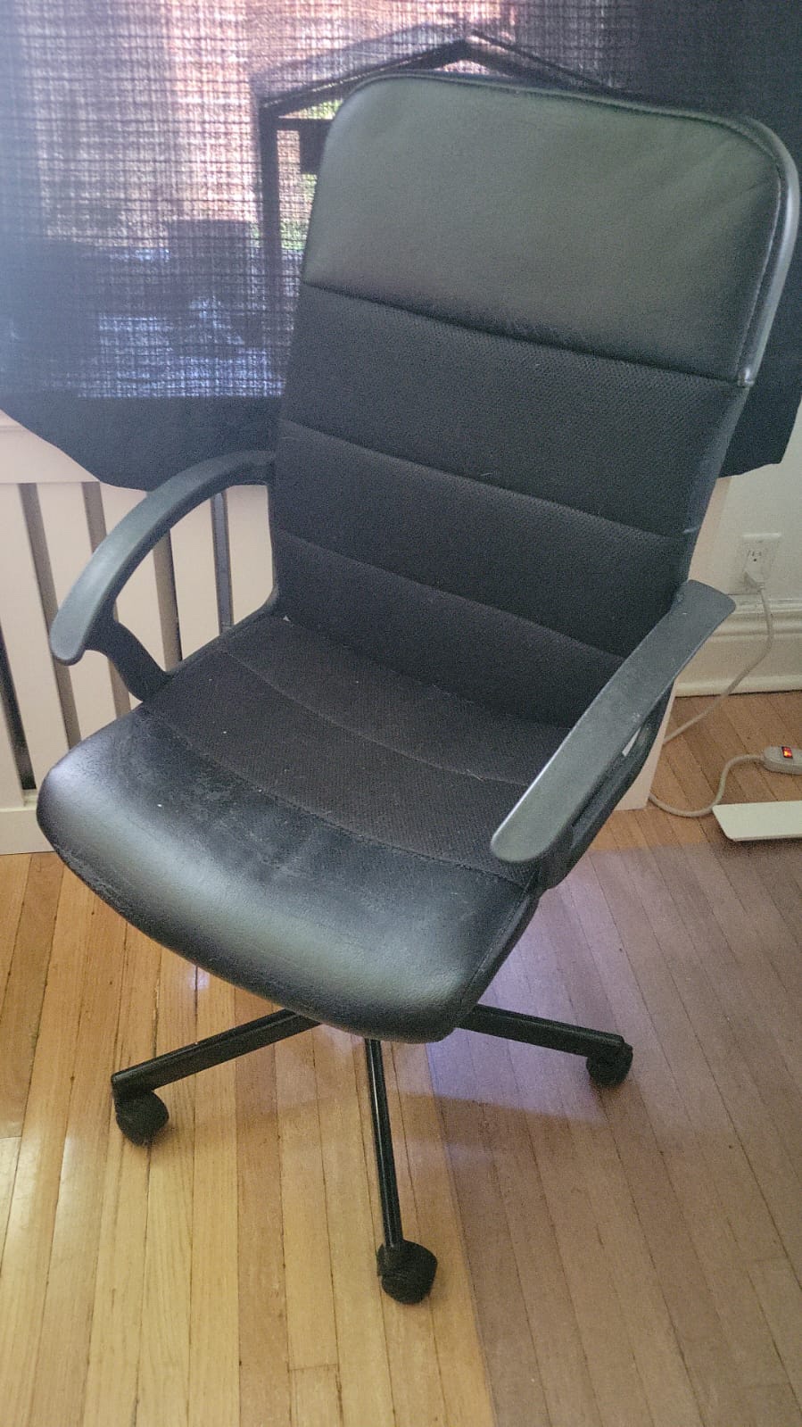 Black office chair