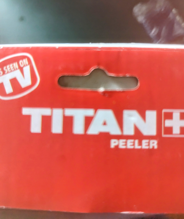 TItan 🇨🇭 two  razer sharp stainle peelers image indicator(5)