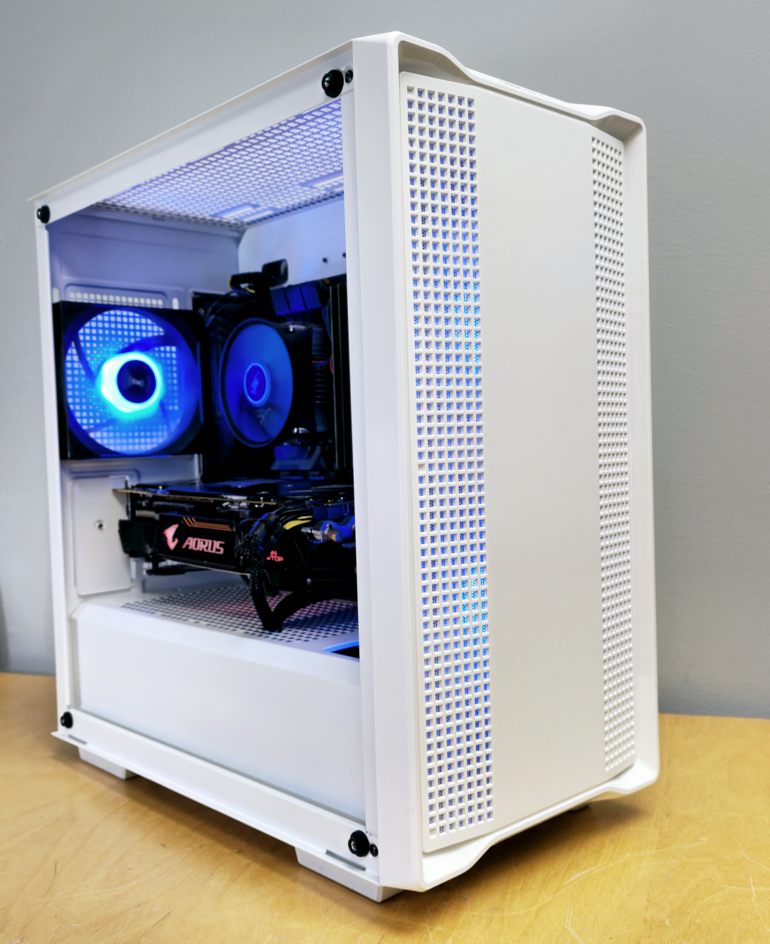 Gaming PC Core i7 3.2GHz, 16GB RAM, GTX 1080Ti 11GB thumbnail