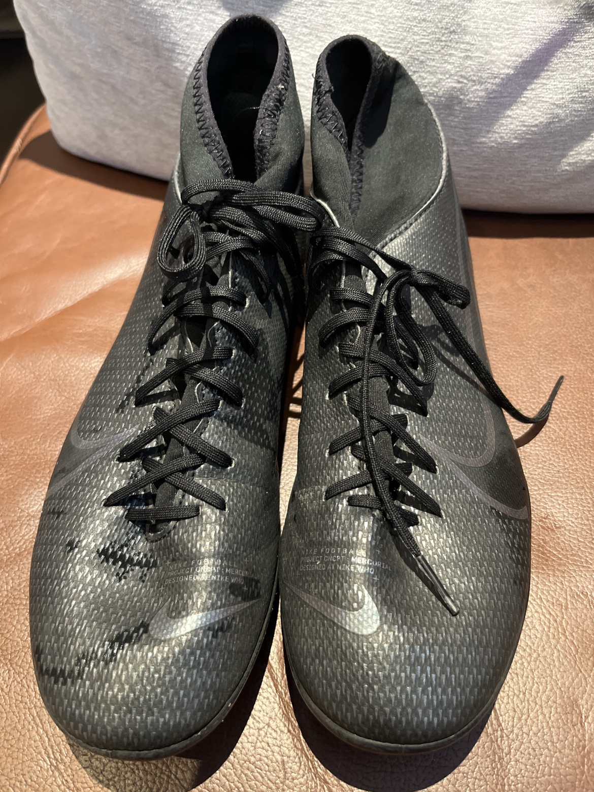 Soccer shoes image indicator(3)