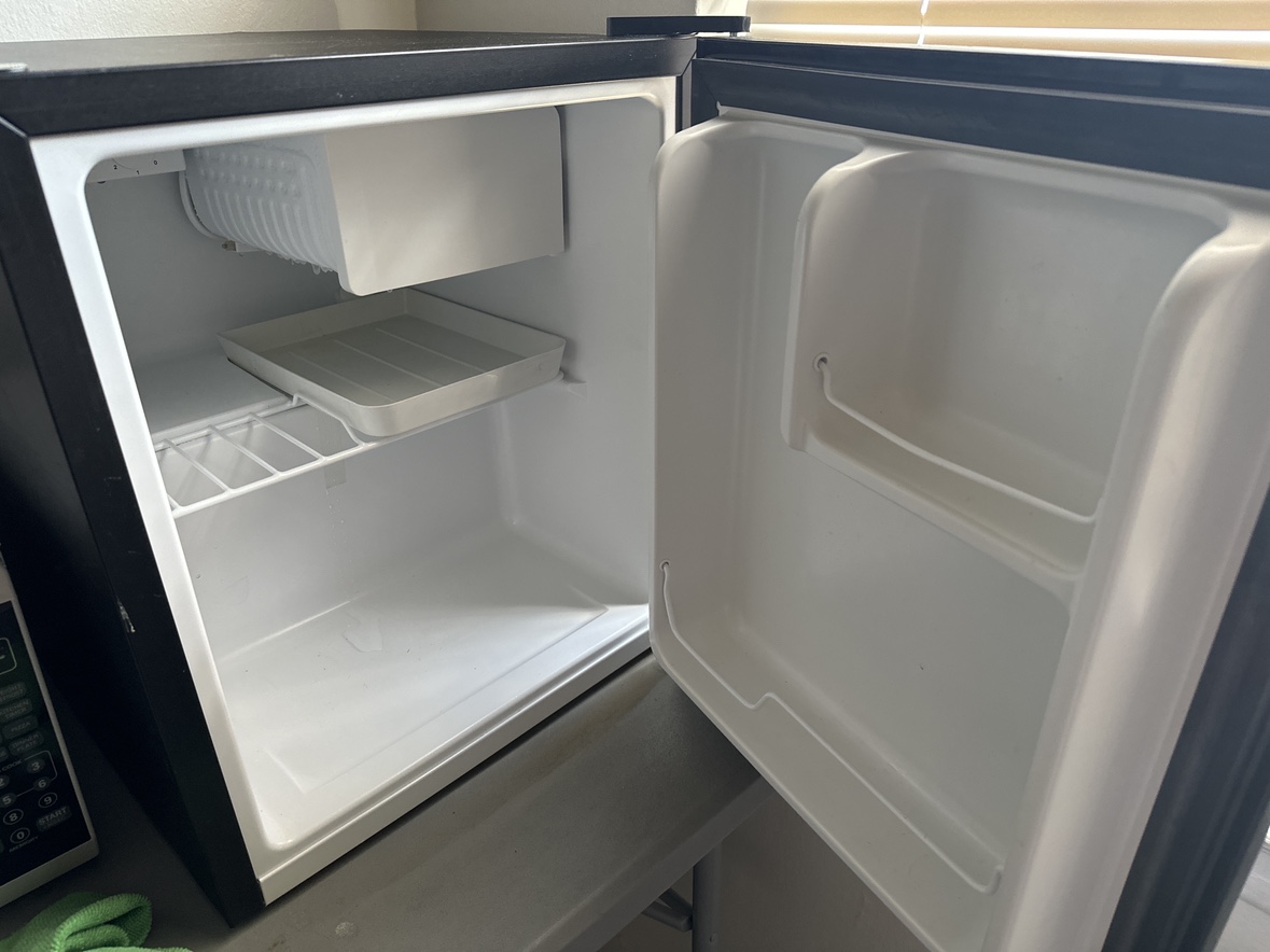 Mini Fridge - photo 2