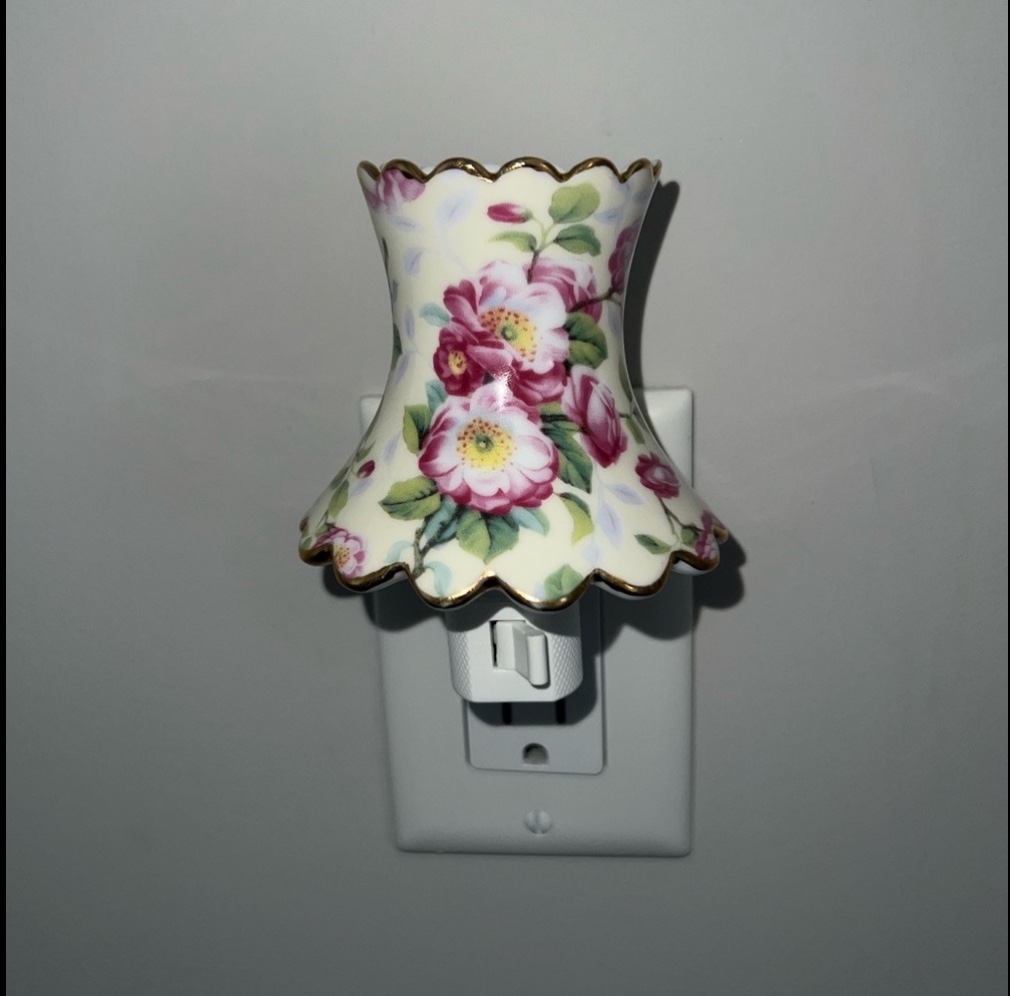 Adeline collection tea set night light 2 in 1 - photo 3