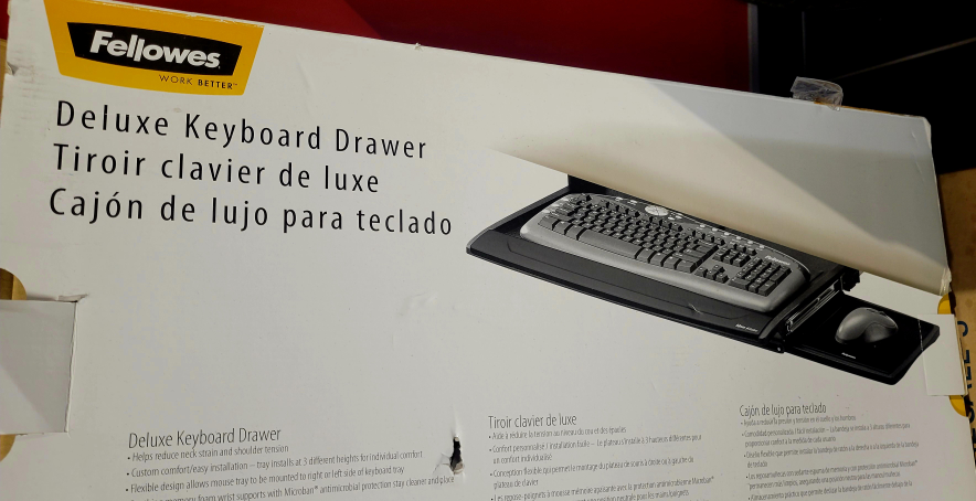 🥕 BNIB Keyboard drawer and Mouse holder.