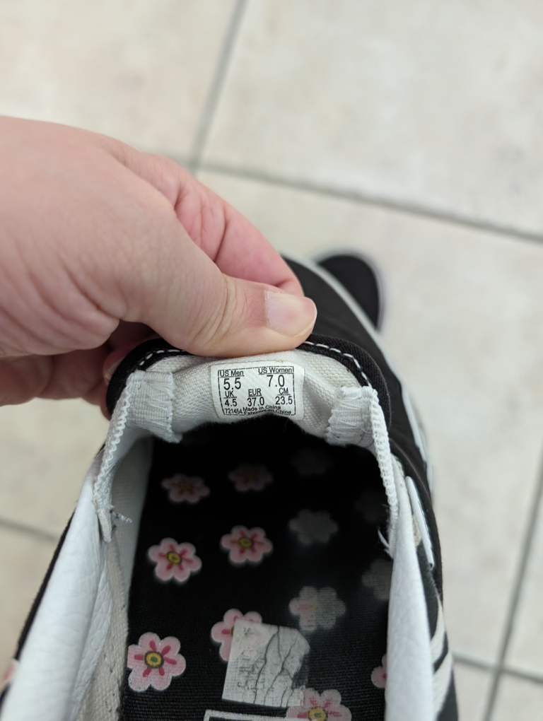 Vans shoes Womens size 7 - Buy dress and get them for $8 image indicator(6)