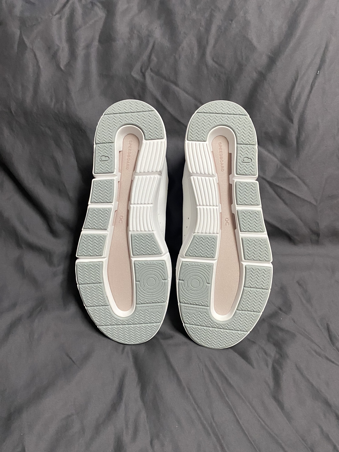 On Roger Advantage Shoes - Size 7.5 - photo 5
