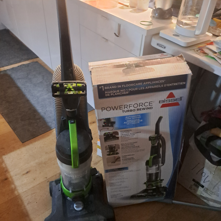 vacuum cleaner - photo 2