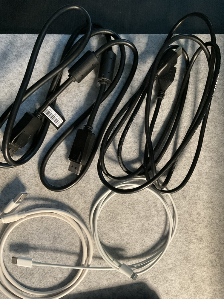 HDMI, Lightening to USB A, Lightening to USB C and Display cable thumbnail