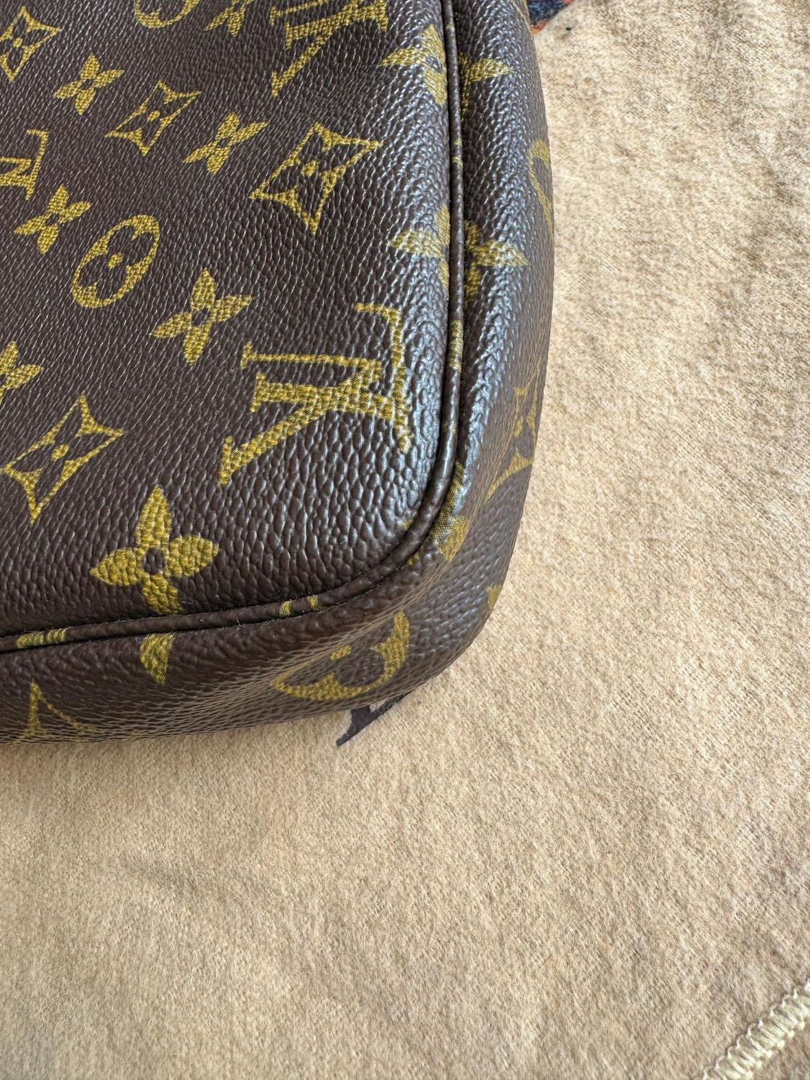Louis Vuitton Monogram Pochette Accessoires image indicator(10)