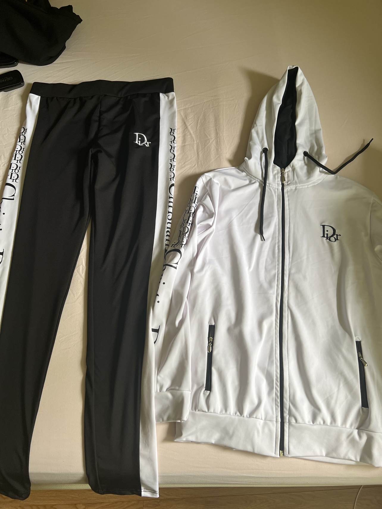Tracking suit women