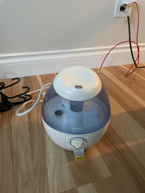 Humidifier, hangers. - photo 3