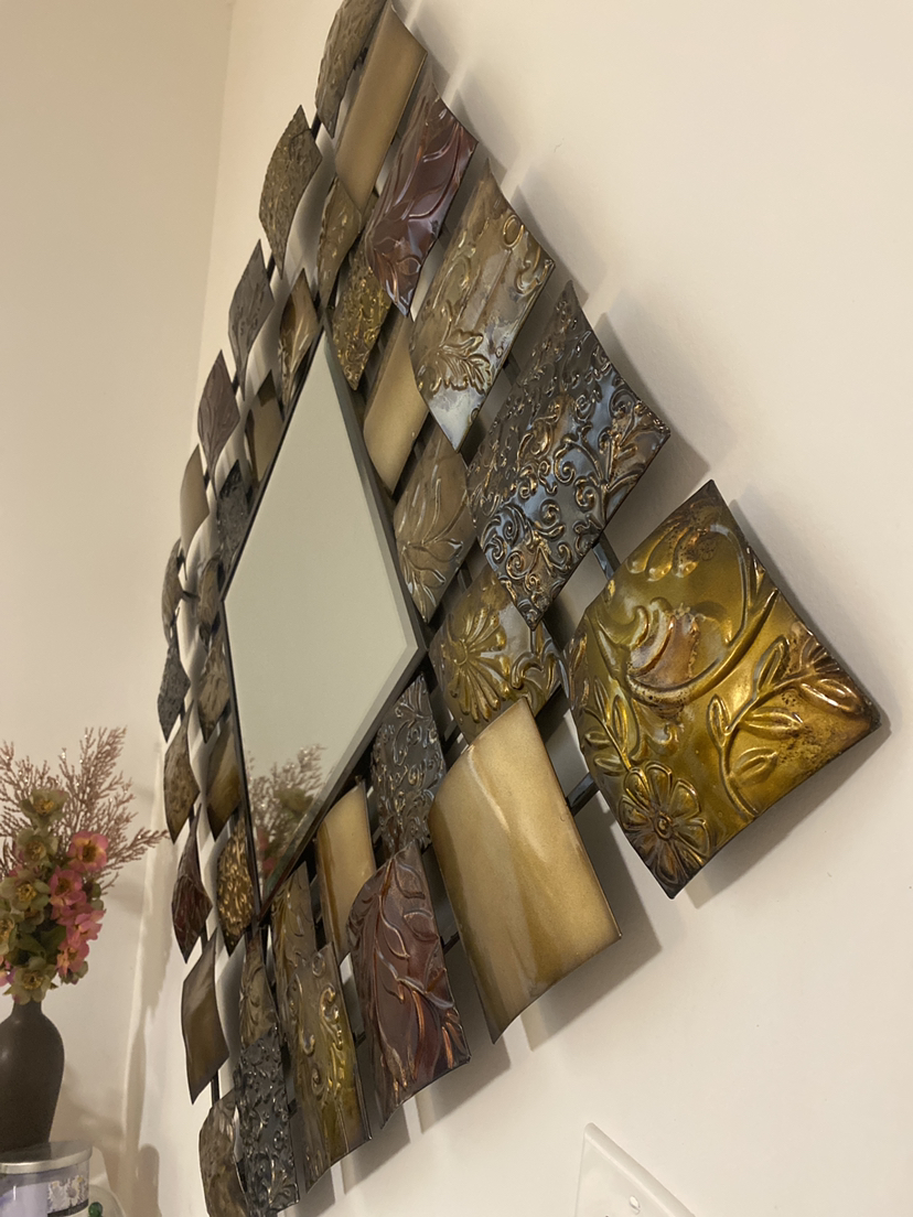 MOVING SALE : MUST GO ASAP Home decor antique mirror image indicator(2)