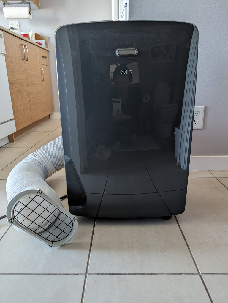 LG Air Conditioner 12,000 btu