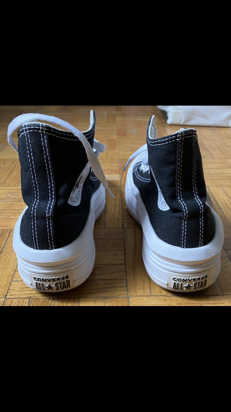 Women’s Converse Chuck Taylor All Star Platforms Size 7 👟🖤🤍 image indicator(5)