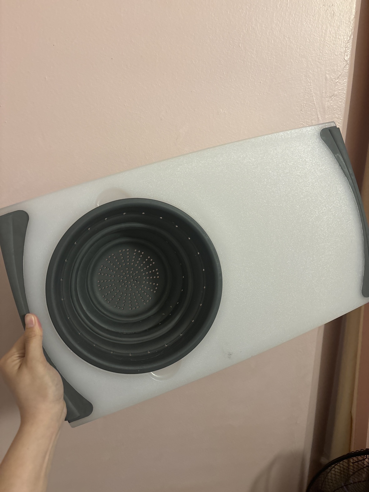 Collapsible cutting board