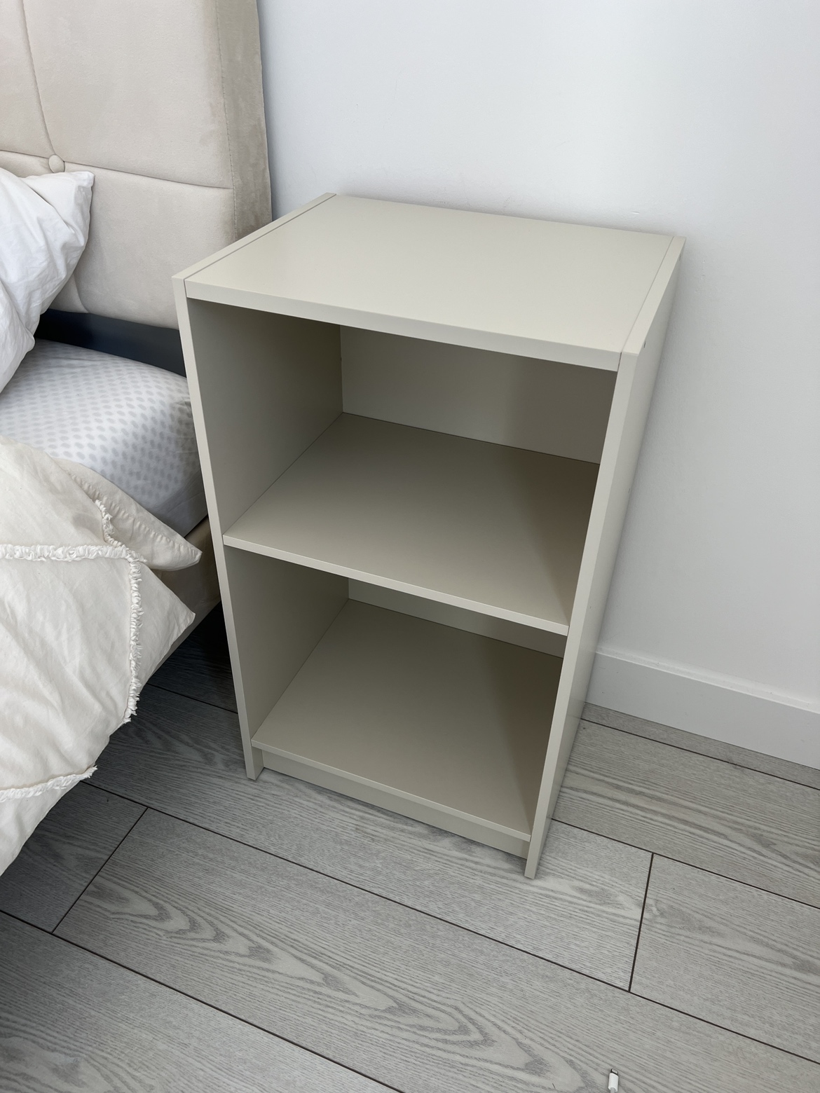 Beige Gursken Nightstand Bedside Tables (2 for Sale) - photo 5